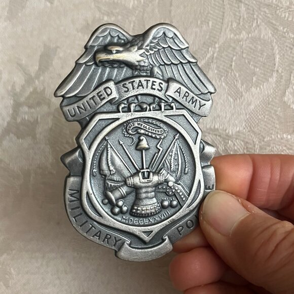 Lot of 3 Military Pins - Picture 2 of 4